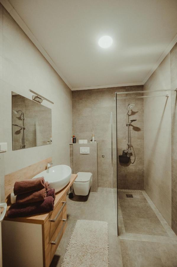 Apartman Lovric Ðakovo Exterior foto
